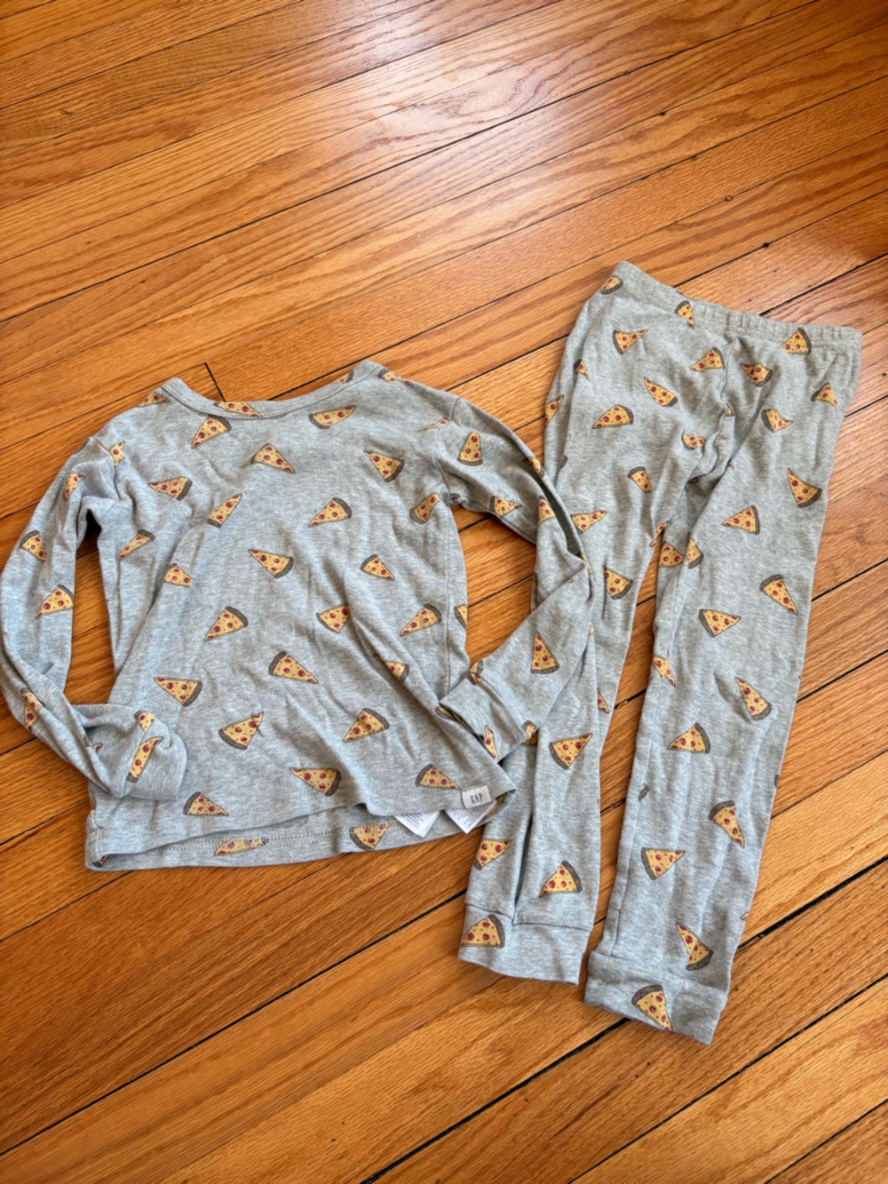 GAP Baby Gray Pizza Slice Pajama Set Size 5